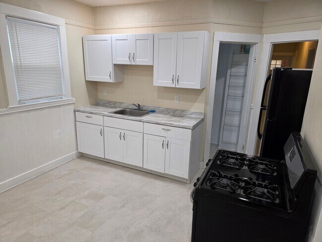 Photo - 64 Topliff St Unit 3