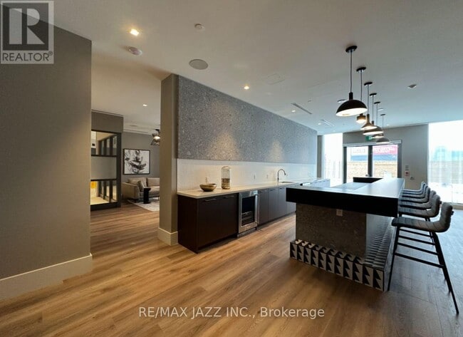 Photo - 2545 Simcoe St N Unité 1508