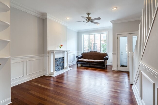 Photo - Charming Graduate Hospital Home