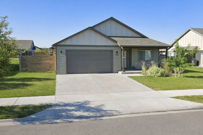 Building Photo - Spacious 3BR/2BA Home in Quiet Belgrade Neighborhood with Fenced Backyard & Garage