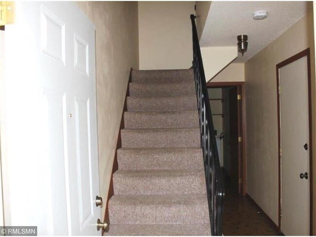 Photo - 1624 Greeley St S