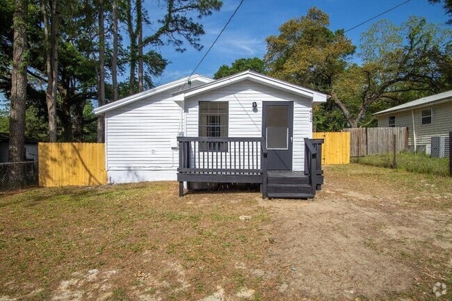 Building Photo - 412 Church St Rental
