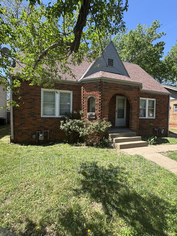 Photo - 717 S Green St Condo