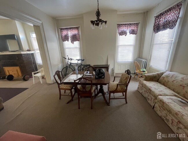 Photo - 3 S Adelaide Ave