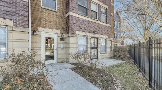 Photo - 4108 S Drexel Blvd Townhome