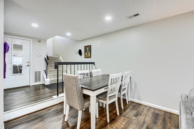 Photo - 4820 Dorsey Hall Dr Unidad #6