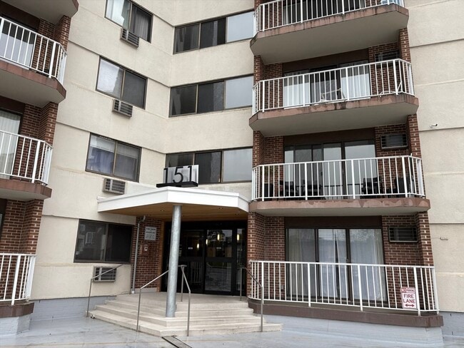 Photo - 151 Coolidge Ave Unidad 613