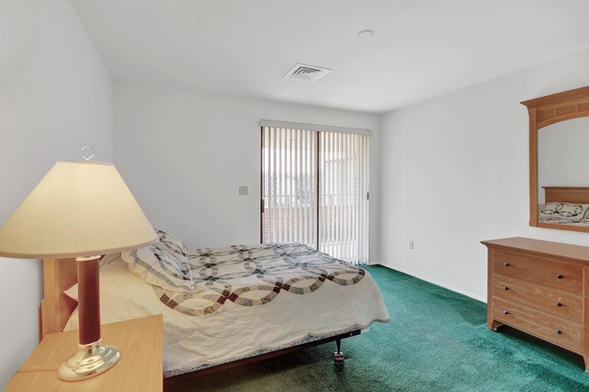 Photo - 300 Building