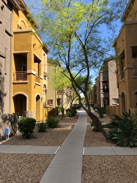 Building Photo - 2150 W Alameda Rd Unit 1296