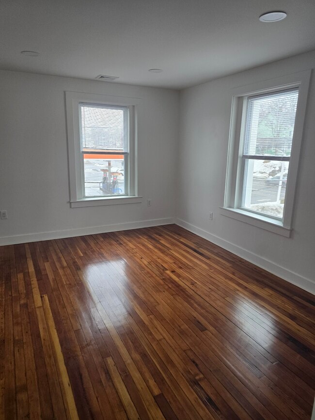 Photo - 56 Burnham St Unit #54