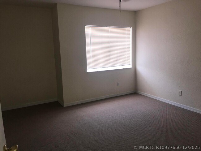 2098 Newport Isles Blvd