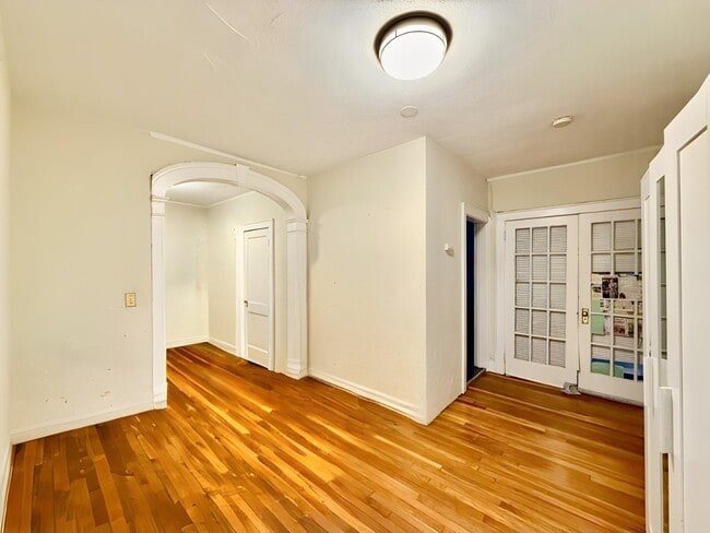 1468 Commonwealth