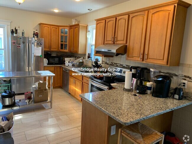Building Photo - 14 Bay State Ave Unit 2T Rental
