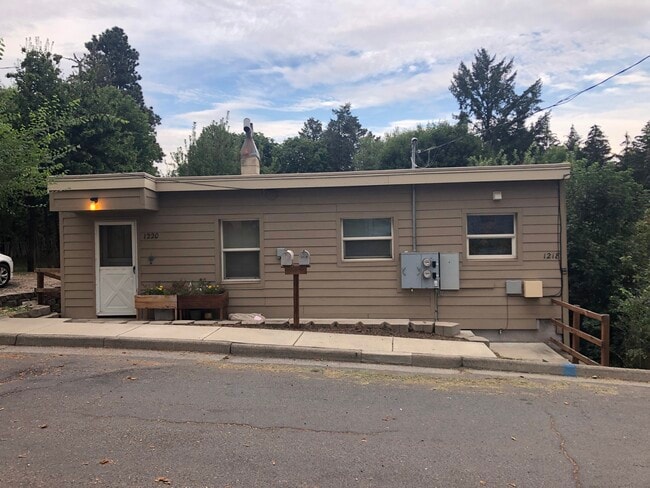 Building Photo - 1218 NE Myrtle St Unit 1218