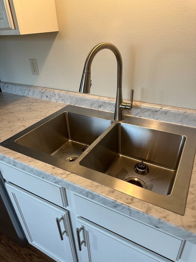 Photo - 2810 Willow Dr Unit 2806-1