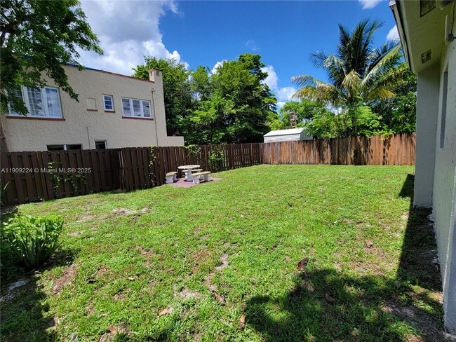 Photo - 35 SW 7th St Unit 2