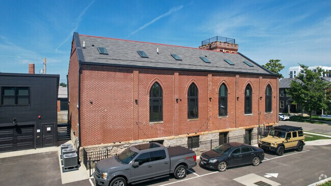 285 E 4th Ave