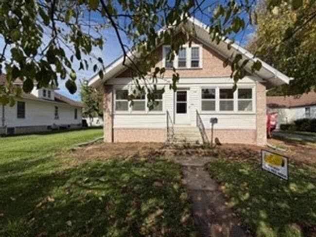 Building Photo - 3 Bedroom 1 BA single family in the heart ...