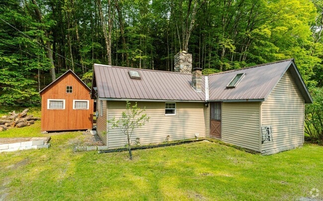 Building Photo - 46 Old Cheshire Turnpike Rental