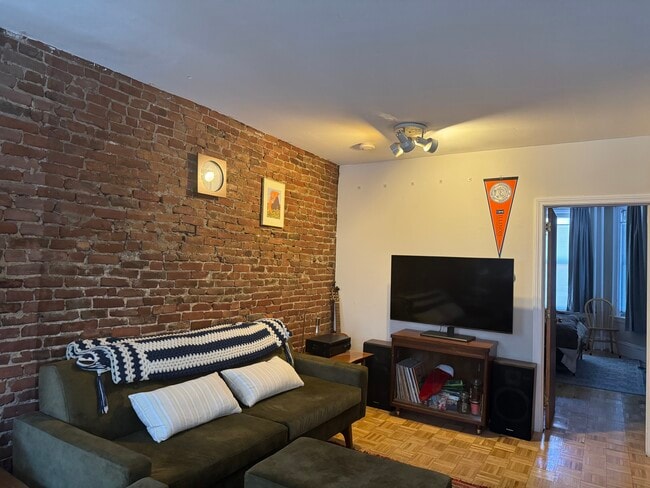 Building Photo - 10 Wigglesworth St Unit Apartment1