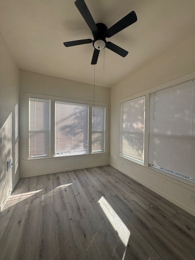 2602 Newton Ave Unit 2602 Newton Ave Unit 1