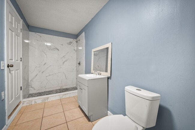 Photo - 304 Bernard Rd