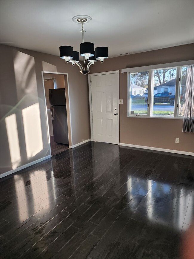 Photo - 3 Bedroom Home in Highland, IN