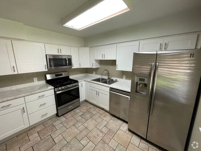 Building Photo - Beautiful 2 bed in Clearfield! Rental
