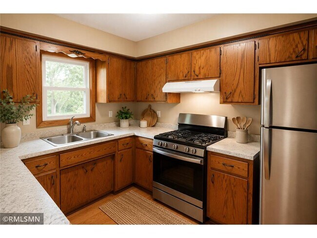 Photo - 13113 Irving Ave S