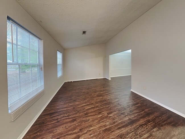 Photo - 350 Kimberly Forest Ct