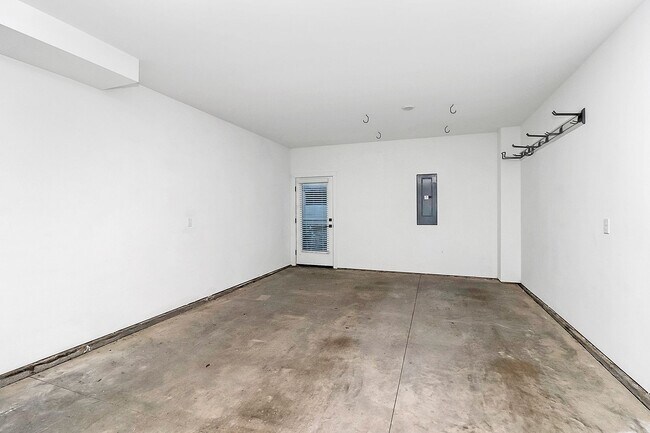 Photo - 1214 Minter Pl