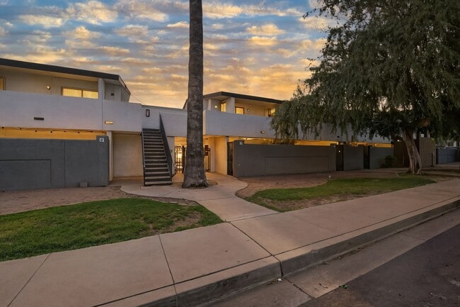 Heart of Phoenix Living – Modern 1BR with ... - Heart of Phoenix Living – Modern 1BR with ... Condo