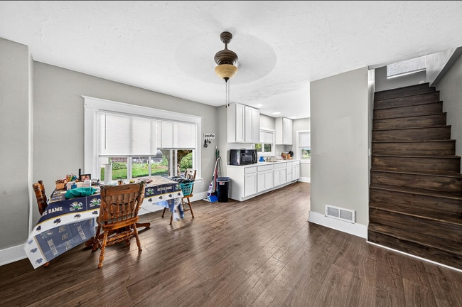 Photo - 1303 Sorin St