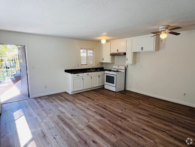 Building Photo - S-4plex 2nd Ave Unit #1 Rental