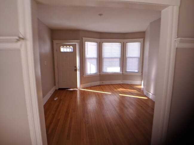 Building Photo - 2014 Wabash St Unit 1