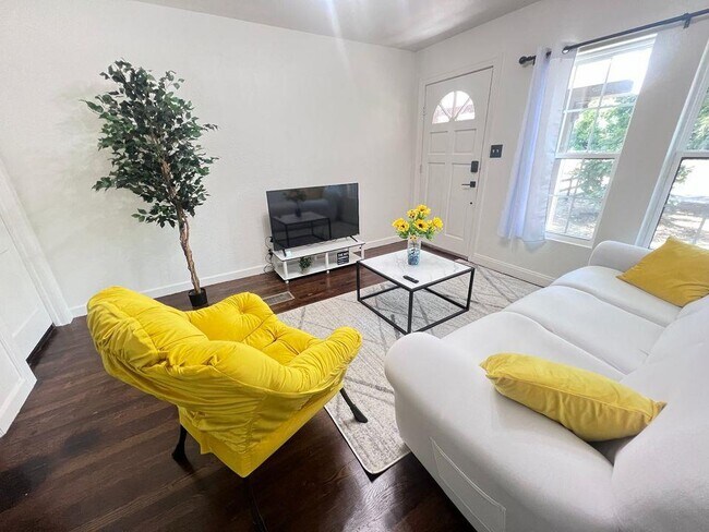 Photo - 3508 Clarkson Ave