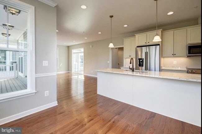 Photo - 1020 Railroad Ave