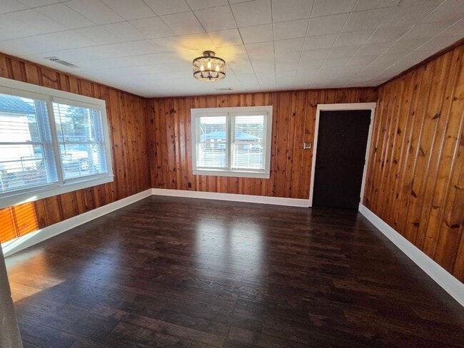 Photo - 209 Bartlett Ave