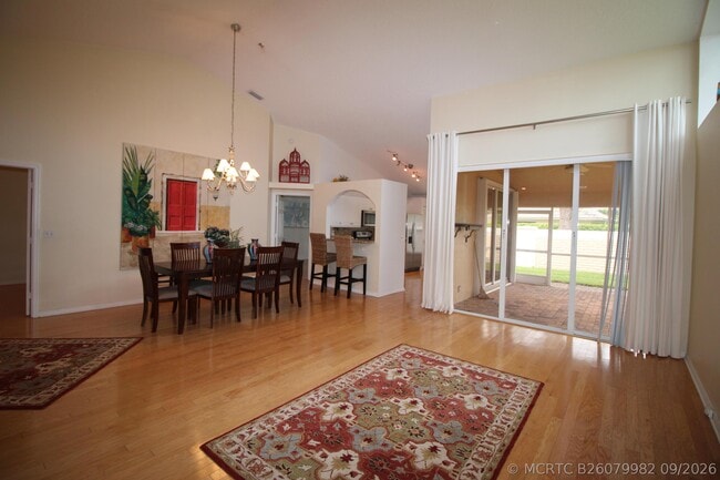 404 Sabal Palm Ln
