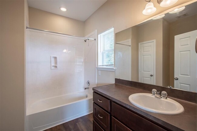 Photo - 8122 Cabot St Unit B