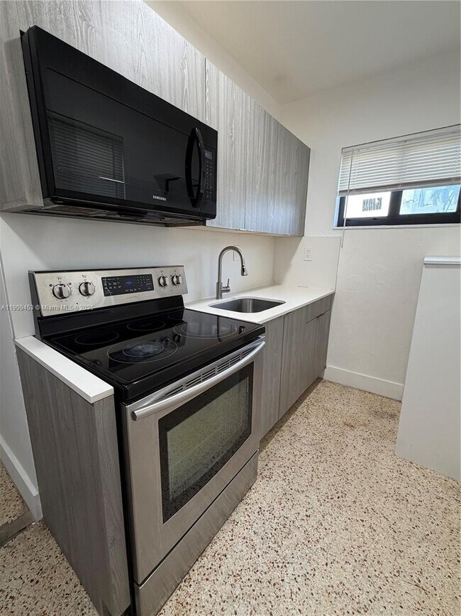 Photo - 600 SW 10th St Unidad 2