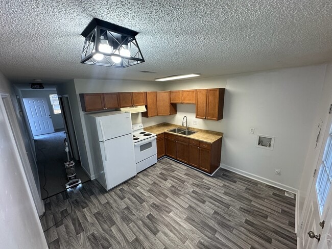 Photo - 1143 N Graycroft Ave