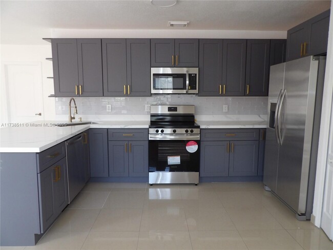 Photo - 5411 SW 158th Ct House