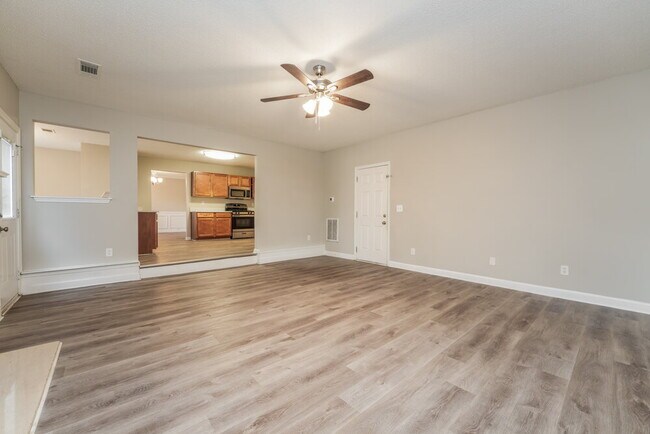 Photo - 1452 Shelnut Ct