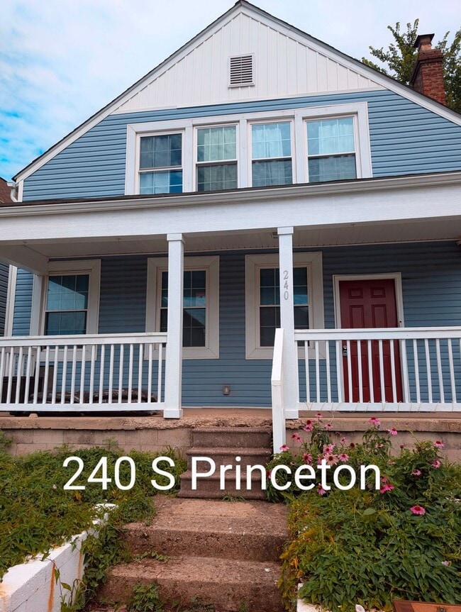 Building Photo - 3 bedroom 2 bath Single Home