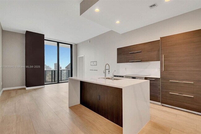 Photo - 45 SW 9th St Unit 4509