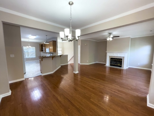 Photo - 107 Barrington Ct