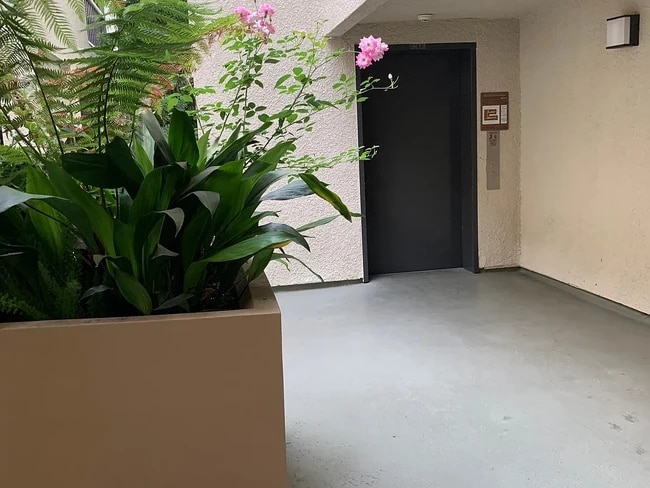 Photo - 5515 Canoga Ave Unit 112