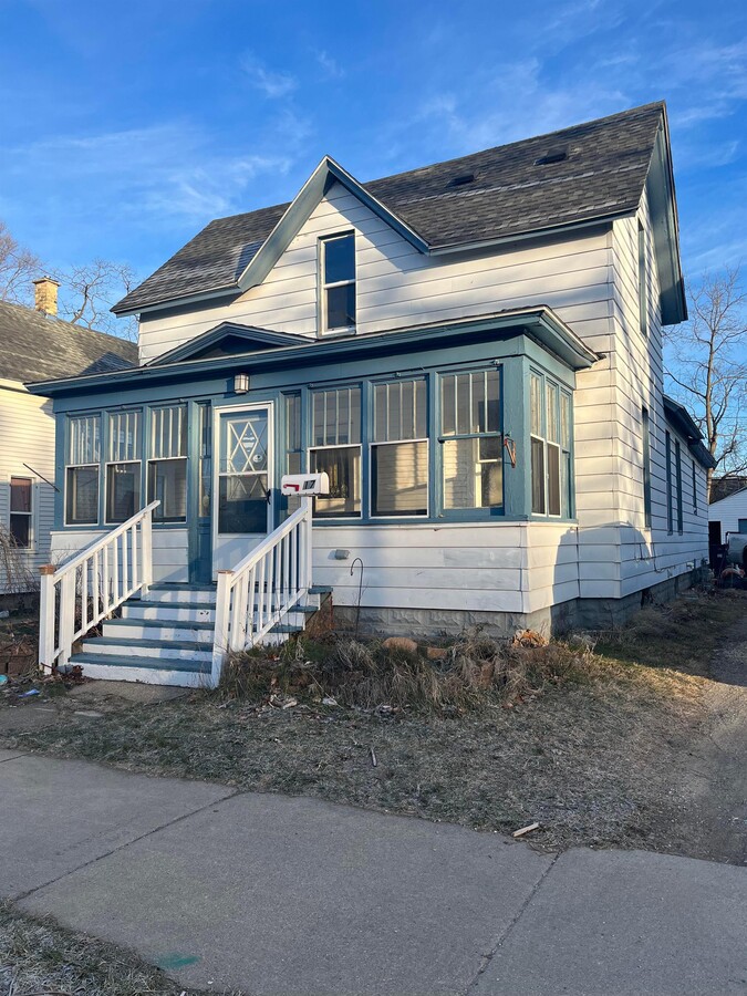 Photo - 17 E 16th St House