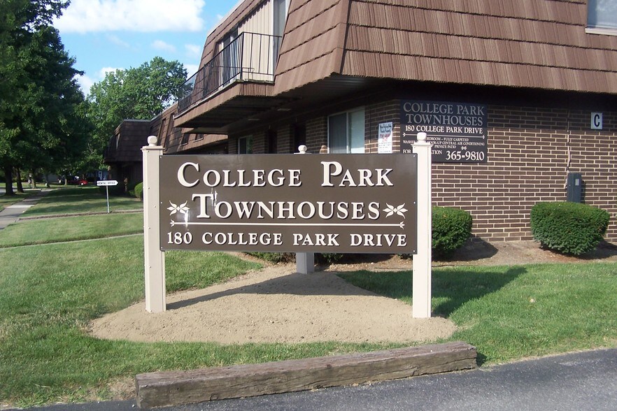College Park Apartments For Rent in Elyria, OH